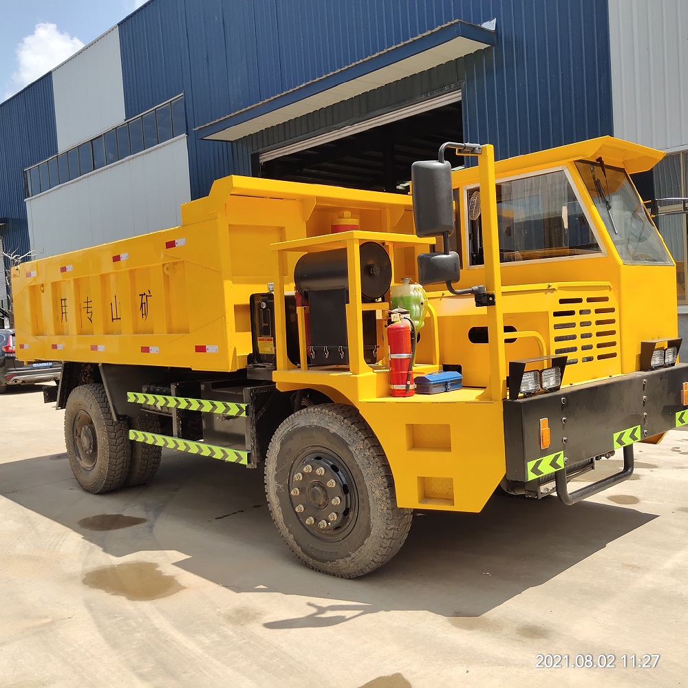 四不像車更換變速箱的齒輪油 四不像車更換變速箱的齒輪油