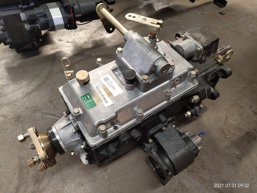 四不像車更換變速箱的齒輪油 四不像車更換變速箱的齒輪油