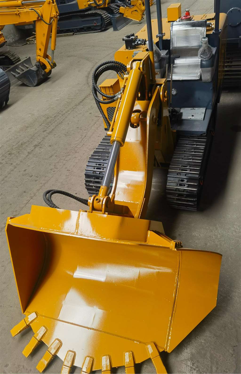 側(cè)卸裝巖機(jī)的工作機(jī)構(gòu) 側(cè)卸裝巖機(jī)的工作機(jī)構(gòu)