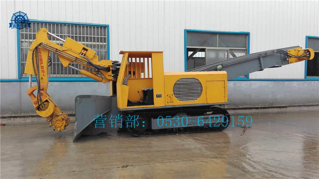 履帶扒渣機(jī)功能及特點(diǎn) 履帶扒渣機(jī)功能及特點(diǎn)