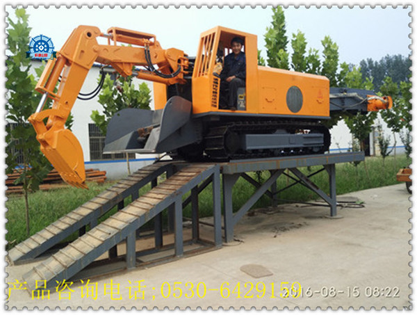 履帶扒渣機(jī)功能及特點(diǎn) 履帶扒渣機(jī)功能及特點(diǎn)